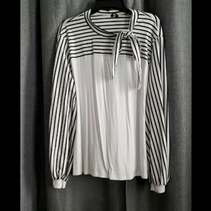 ✨️ BOGO Free ✨️Balloon-sleeve top